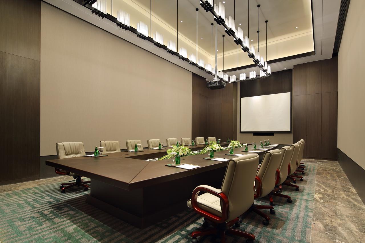 Отель Wanda Realm Hefei Chaohu Экстерьер фото