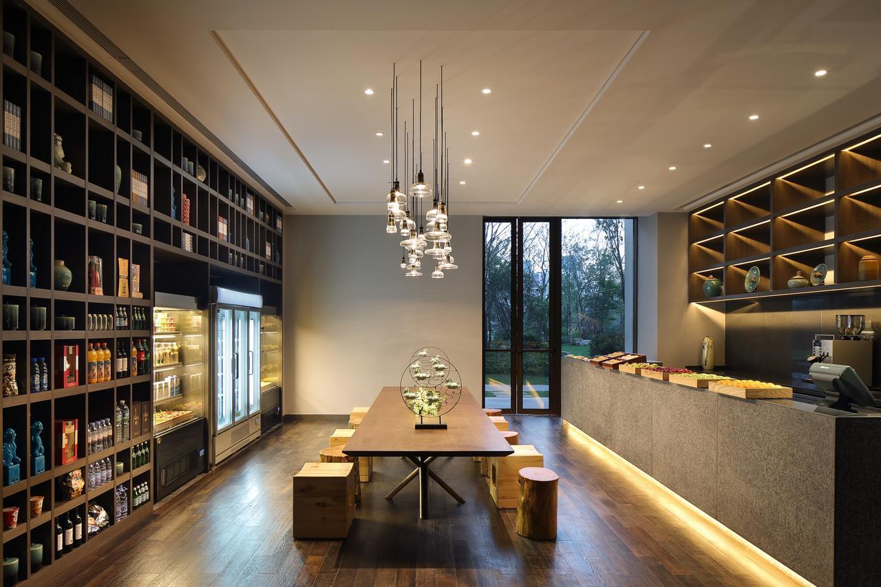 Отель Wanda Realm Hefei Chaohu Экстерьер фото