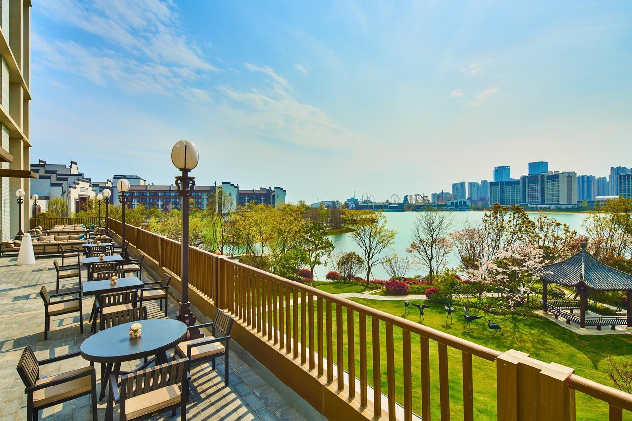 Отель Wanda Realm Hefei Chaohu Экстерьер фото