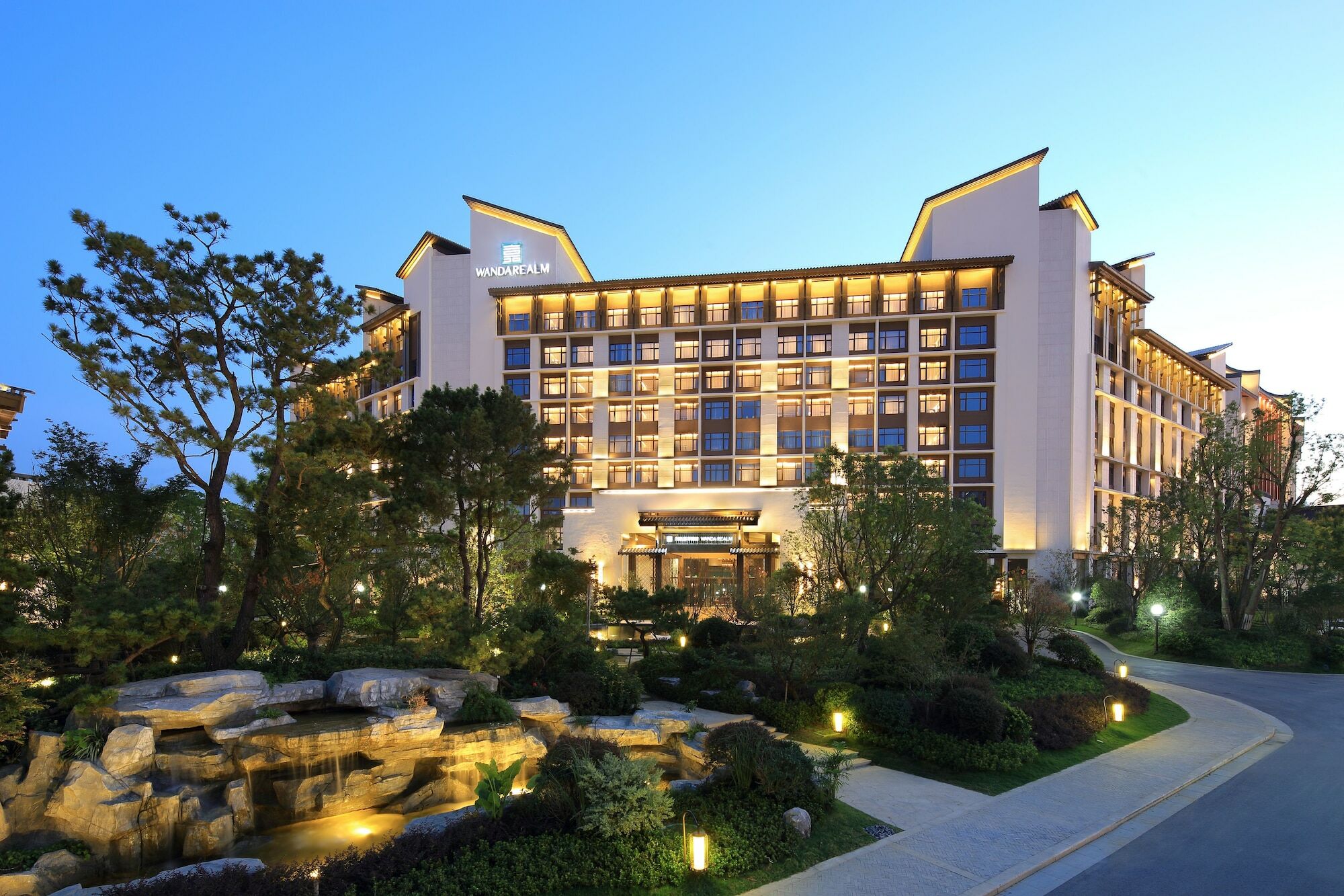 Отель Wanda Realm Hefei Chaohu Экстерьер фото
